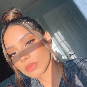 Meet your Posher, Perla